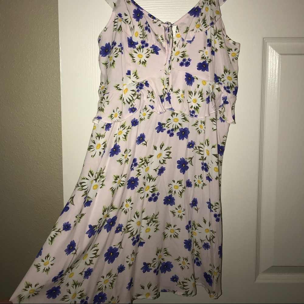 Gorgeous flowery summer dress size M